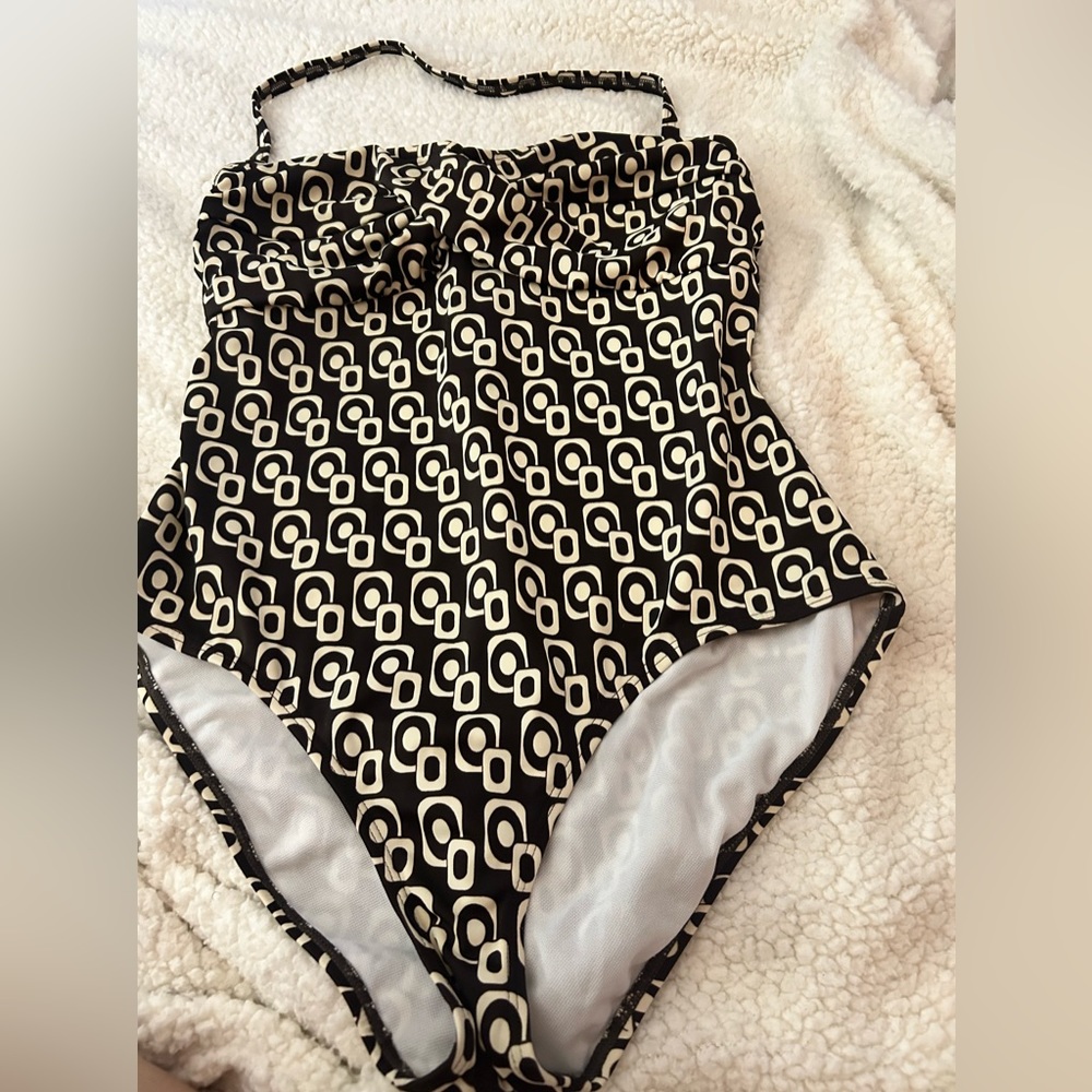 Swimsuit one piece